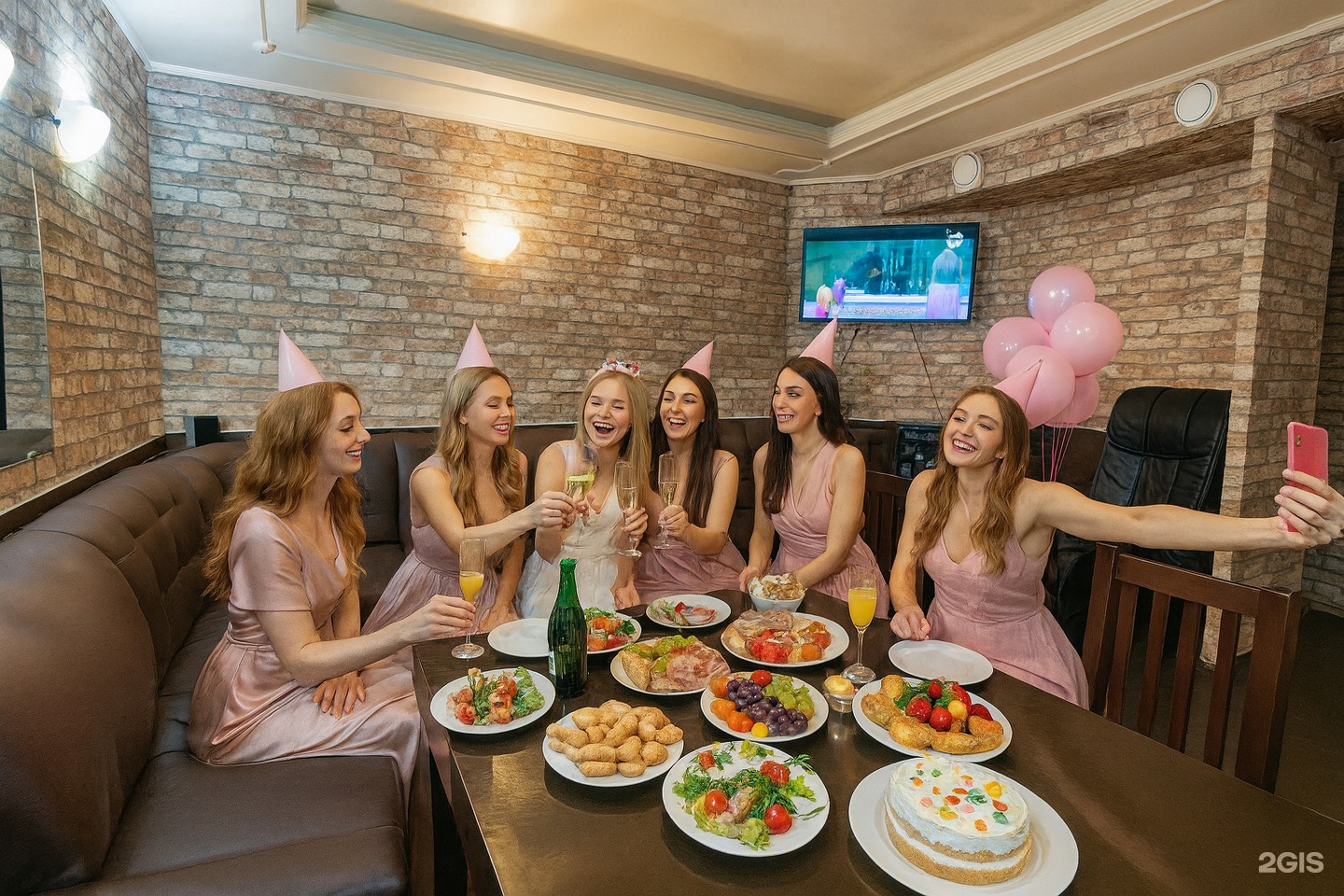 Бар и зона отдыха